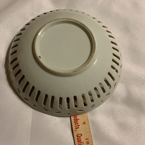 Vintage lattice work orange poppy ceramic bowl. - Picture 3 of 4